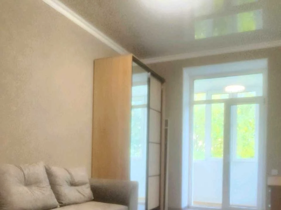 Apartment. Zymovykh Pohod Street, Kryvyi Rih