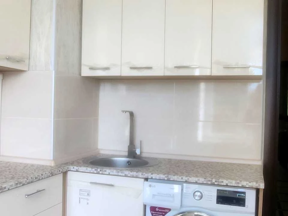 Apartment. Zymovykh Pohod Street, Kryvyi Rih