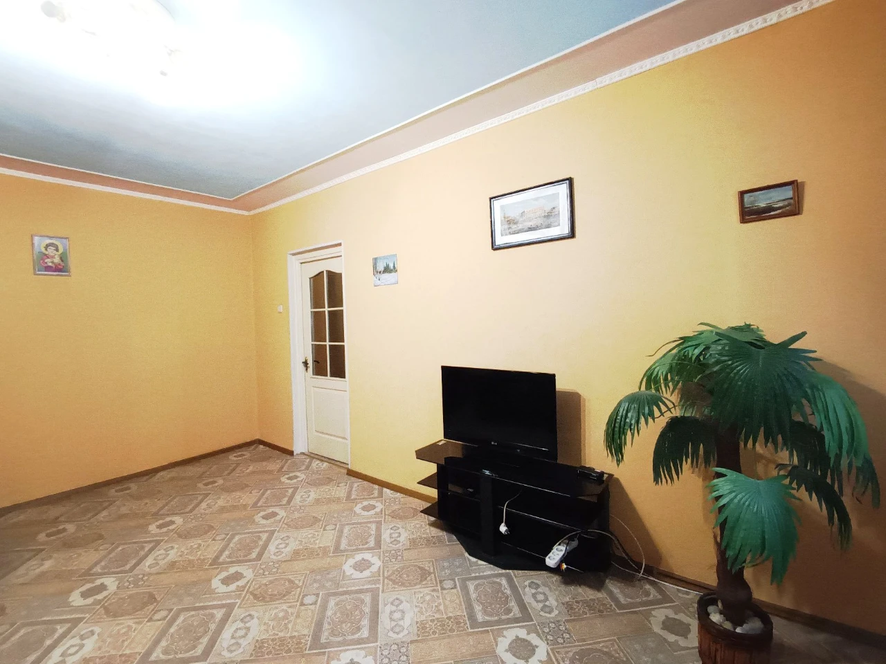 For Sale: 1-bedroom apartment in Saksagan