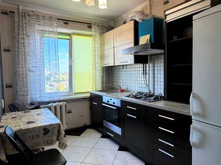 Apartment. Kobylans'ka st.