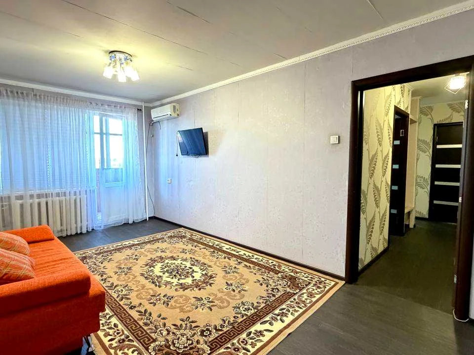 Apartment. Kobylans'ka st.