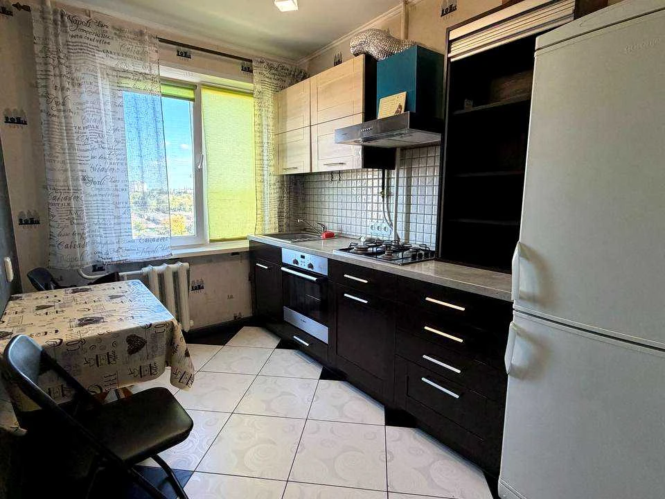 Apartment. Kobylans'ka st.