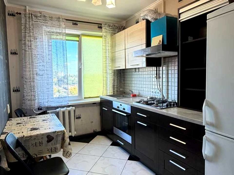 Apartment. Kobylans'ka st.