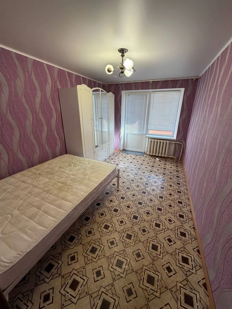 For Sale: 2-room apartment on Damansky Street