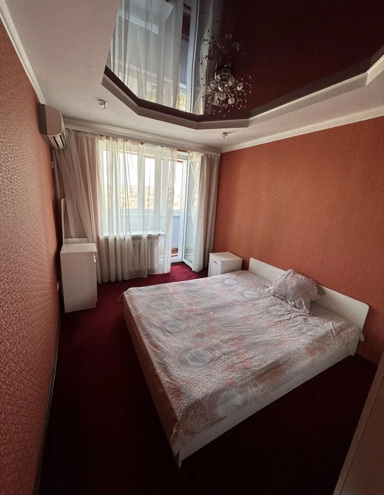Apartment for sale in the city center, 4 rooms, Ukrainian 122