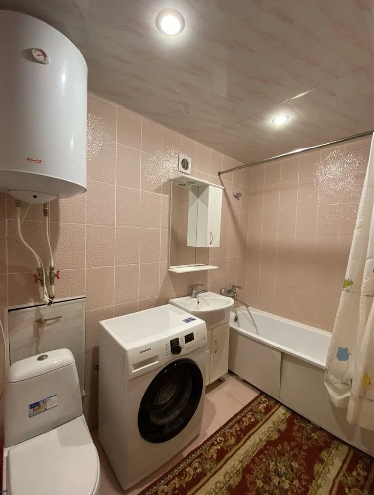 Apartment for sale in the city center, 4 rooms, Ukrainian 122