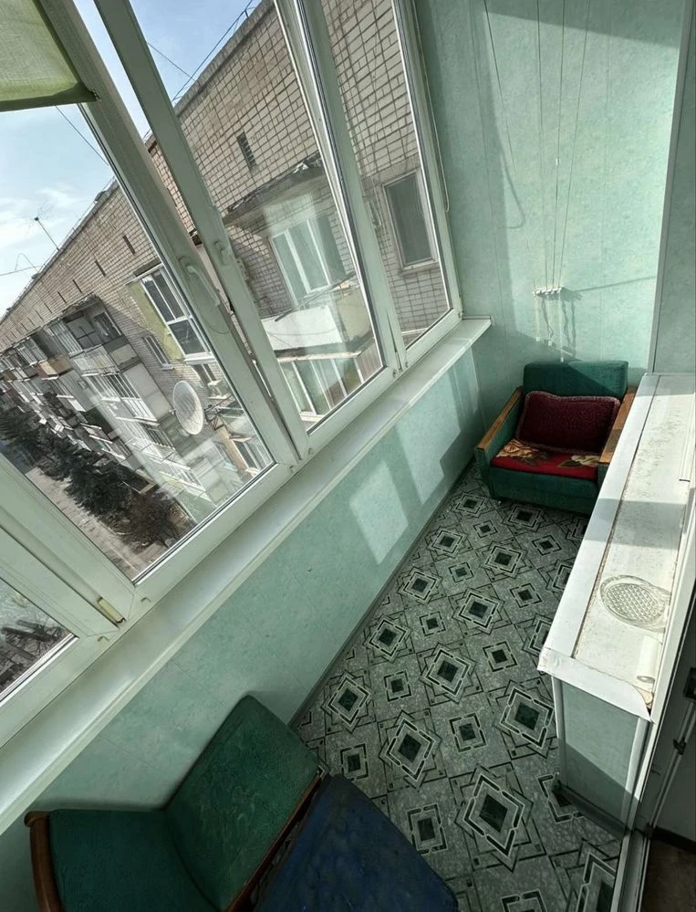 Apartment for sale in the city center, 4 rooms, Ukrainian 122