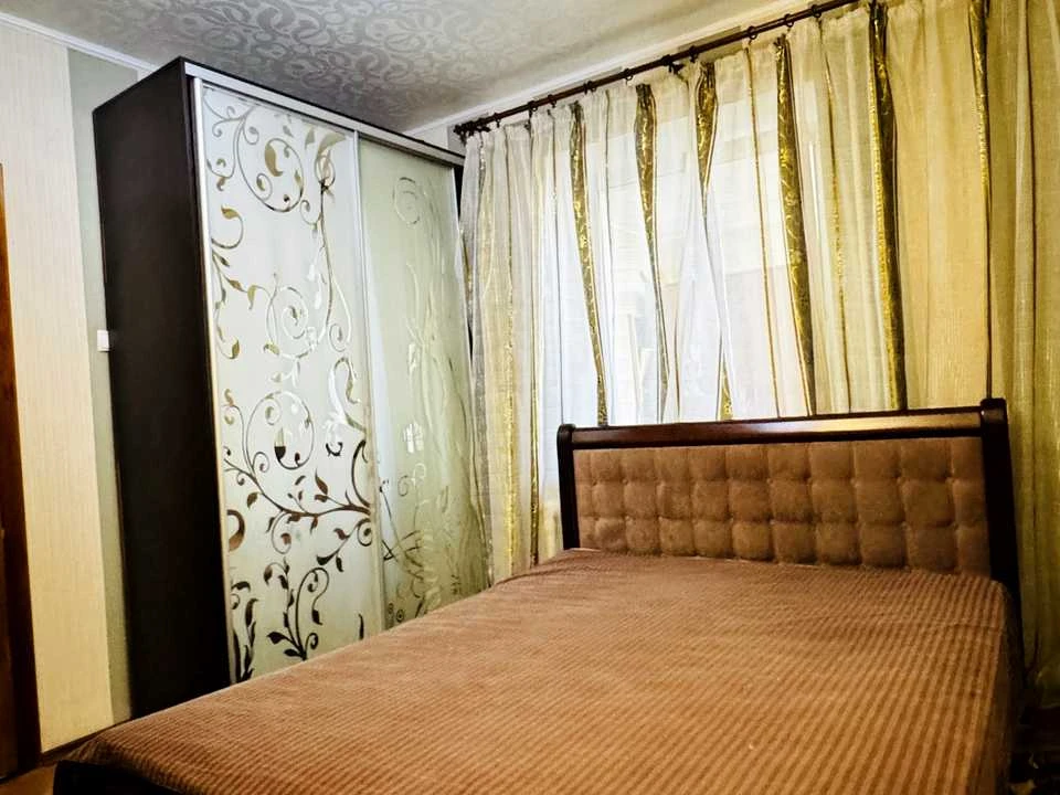 Квартира. Кривий Ріг, 5-й Зарічний мікрорайон, вулиця