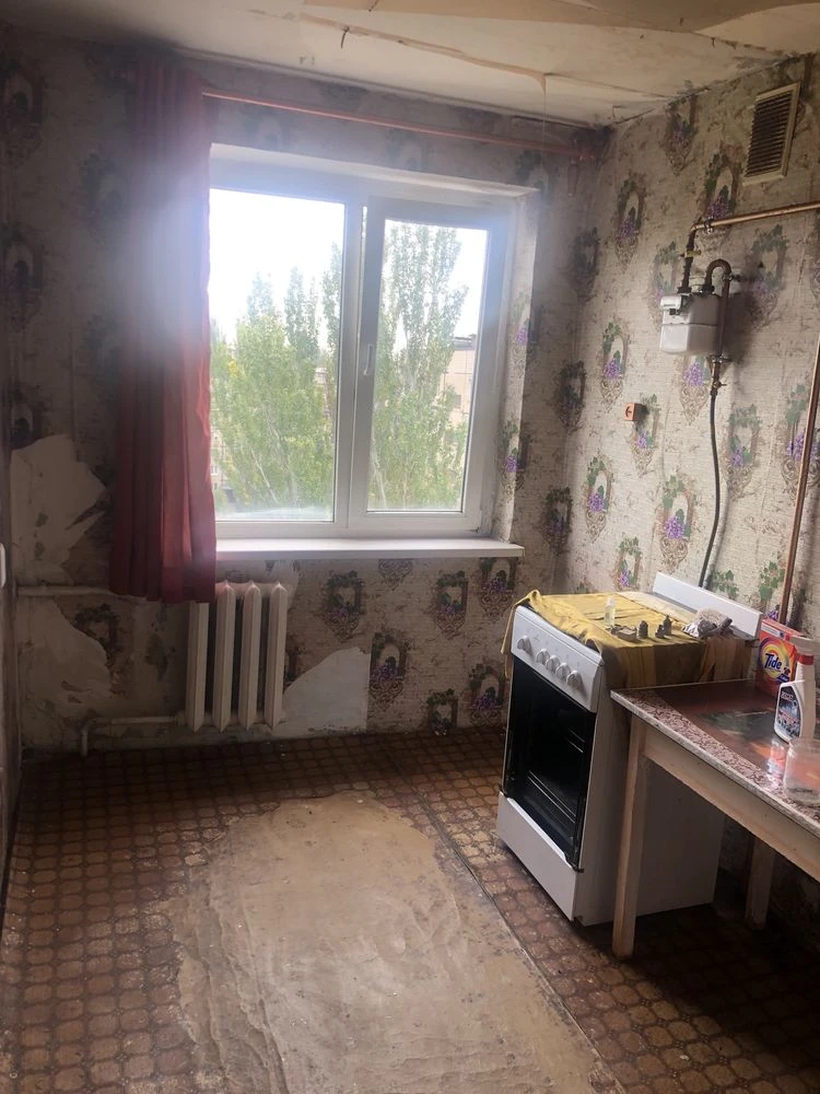 For sale: 3-room apartment on 200-year street