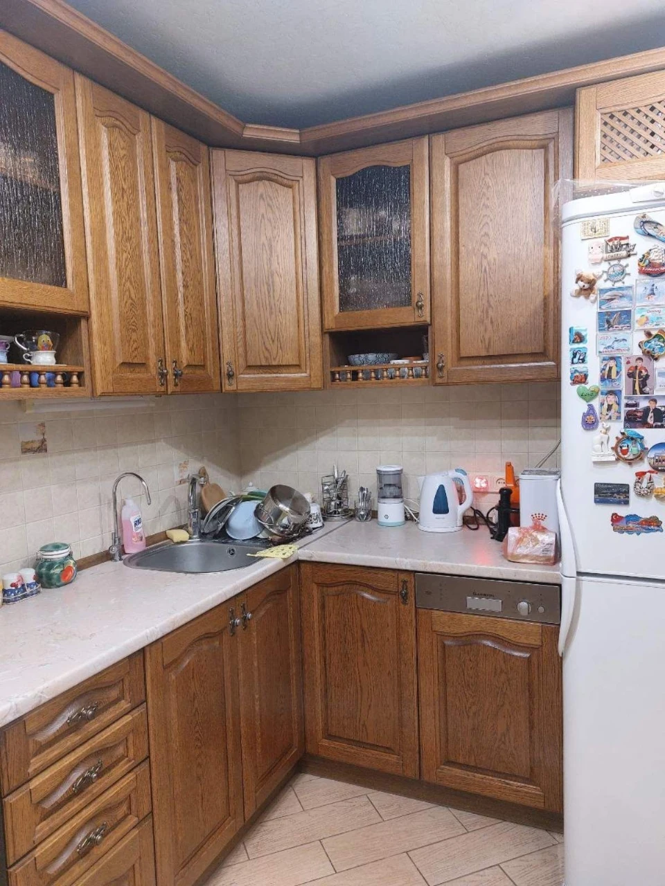 For sale my 3-room apartment on Getmanskaya Street, house