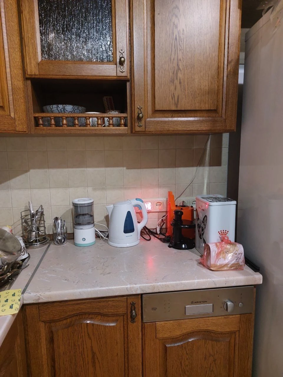 For sale my 3-room apartment on Getmanskaya Street, house