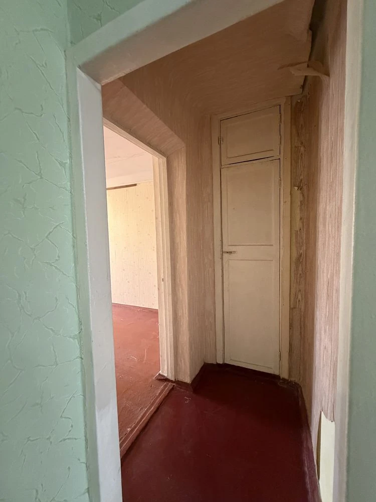 For Sale: Three-room apartment on Holy Nicholas Street (Lenin Street)
