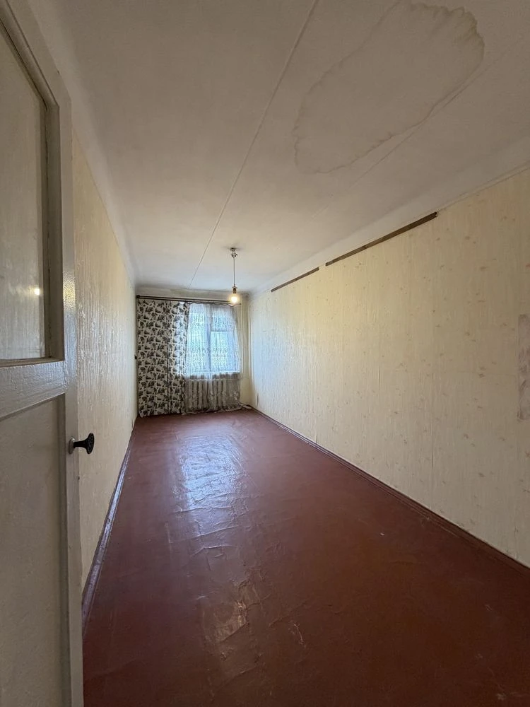 For Sale: Three-room apartment on Holy Nicholas Street (Lenin Street)