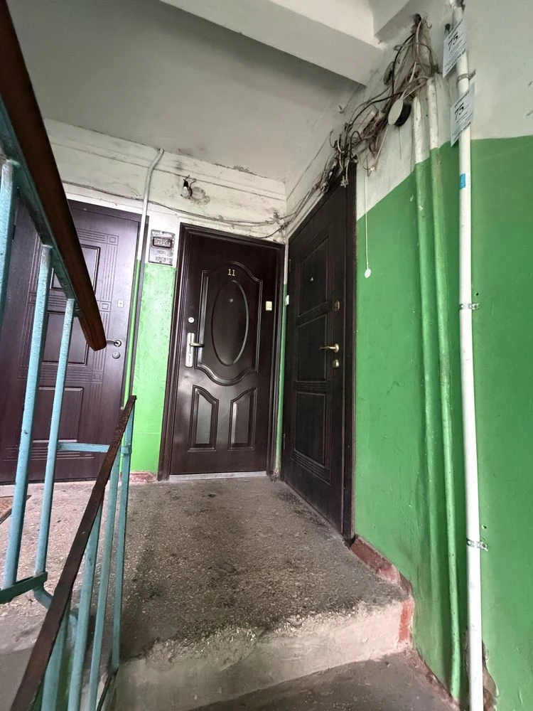 For Sale: Three-room apartment on Holy Nicholas Street (Lenin Street)