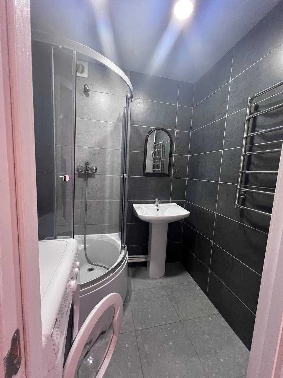 Sale of a 3-room apartment on Zemlyachky Street "Ant Hill"