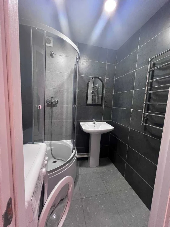 Sale of a 3-room apartment on Zemlyachky Street "Ant Hill"