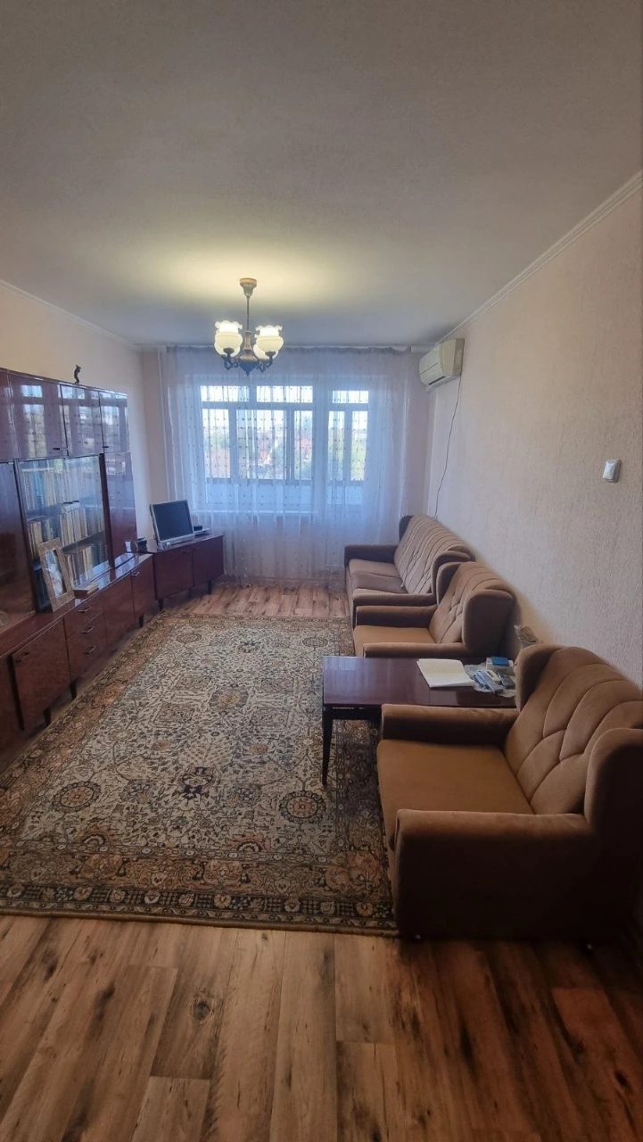 3-room apartment on Свято-Николаевской (Lenina)