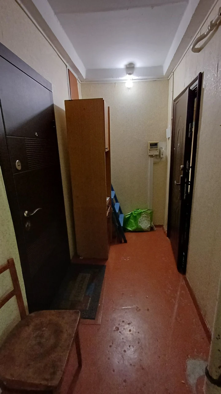 Продаж 3-кімнатної квартири в Зарічному.