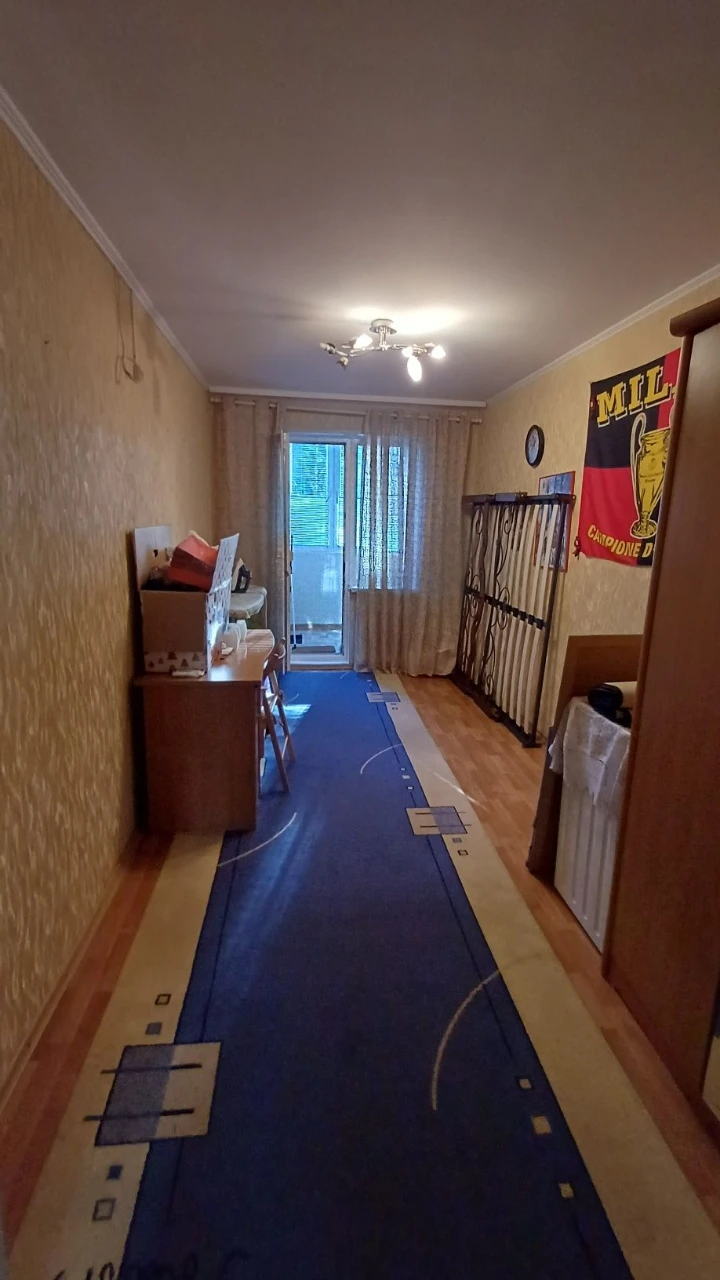 Продаж 3-кімнатної квартири в Зарічному.