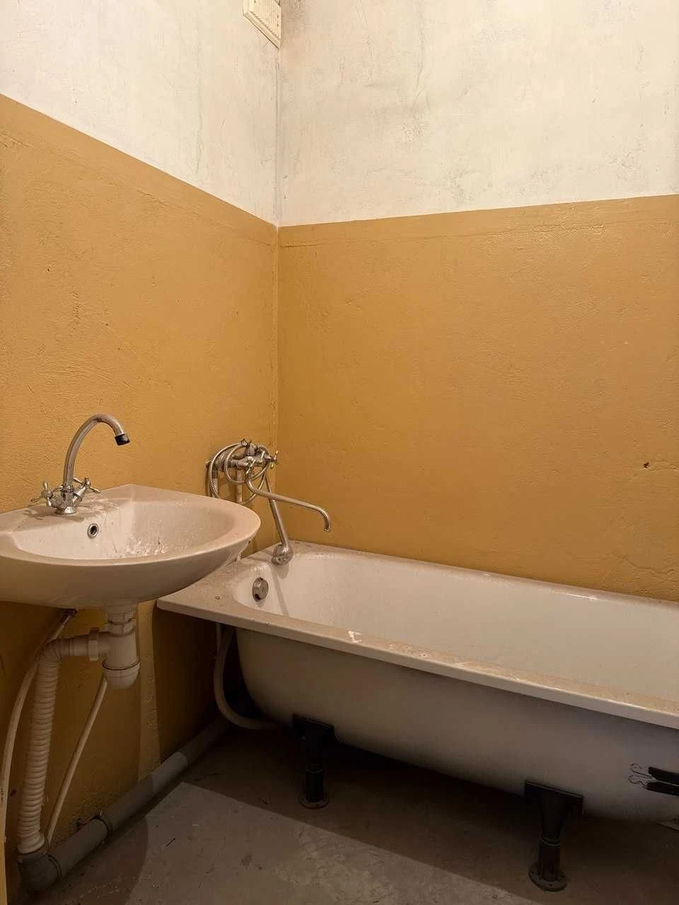 Selling a 2-Bedroom Apartment in New Building. Sevgok