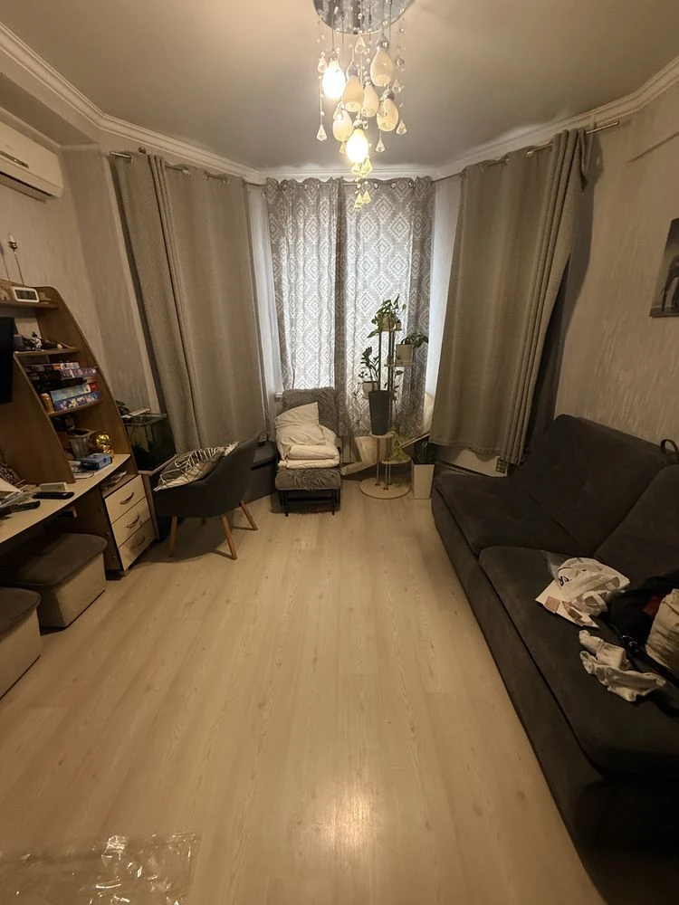 Квартира, 3 кімнати + 2 кімнати в сталінці