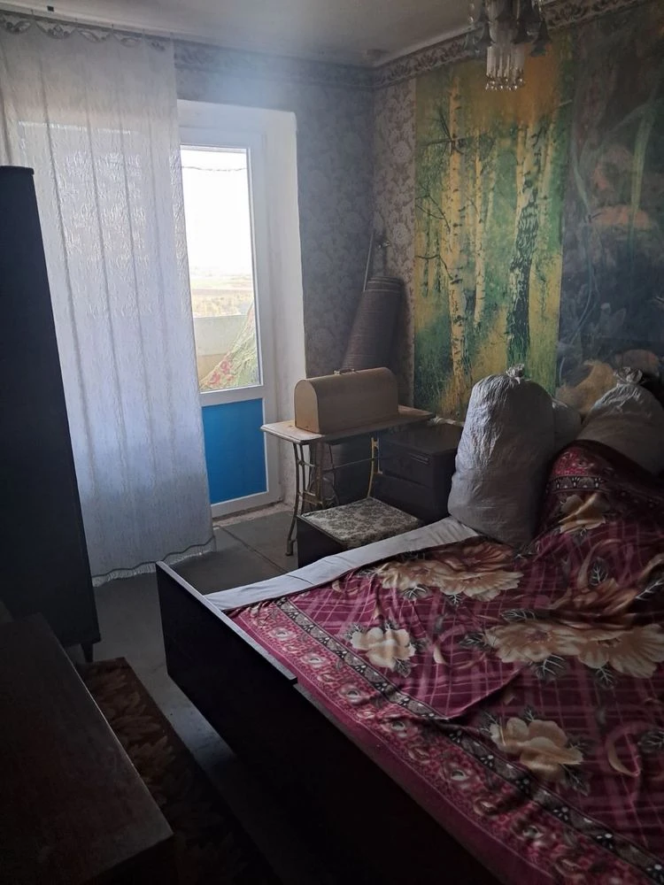For Sale: Two-bedroom apartment on Damansky Street, Mariupol.