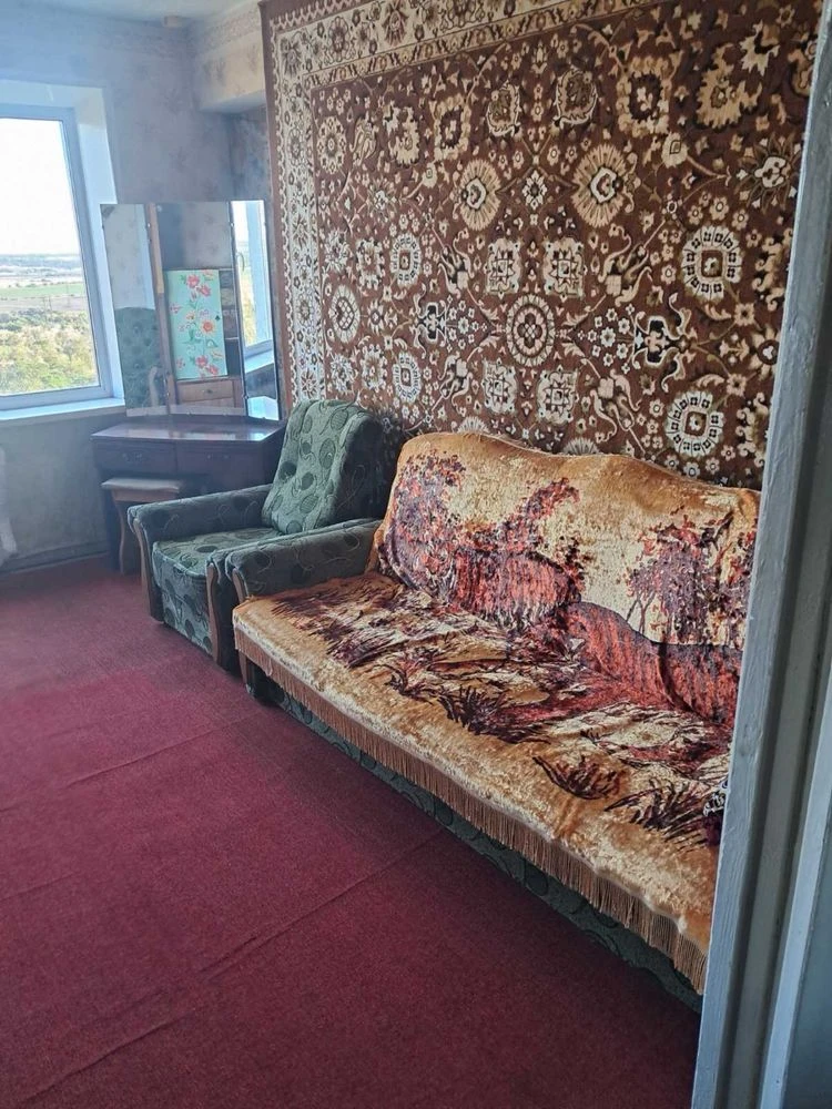 For Sale: Two-bedroom apartment on Damansky Street, Mariupol.