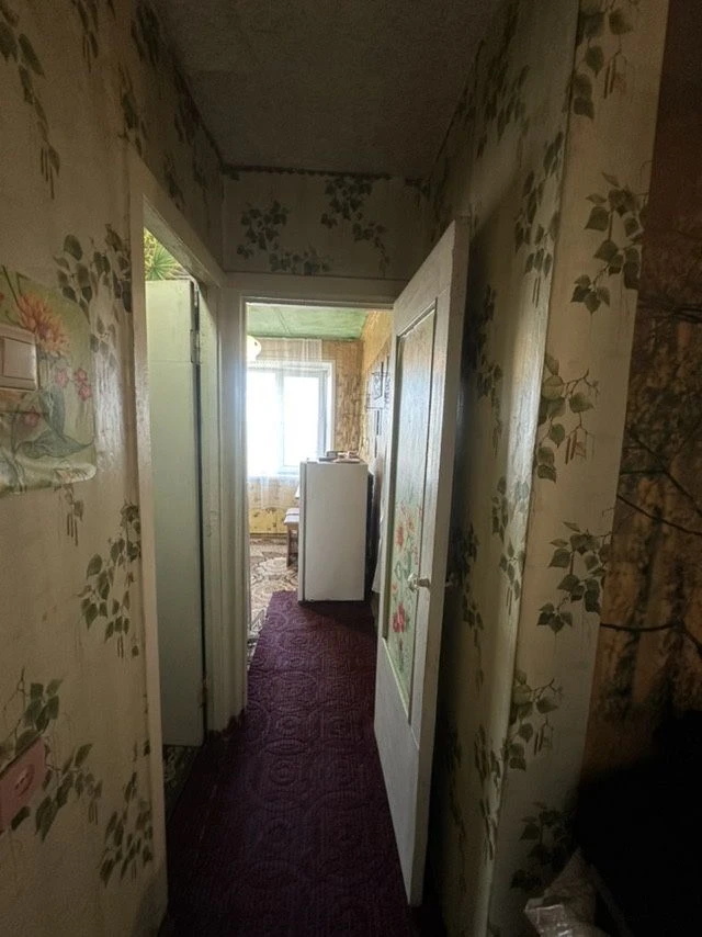 For Sale: Two-bedroom apartment on Damansky Street, Mariupol.