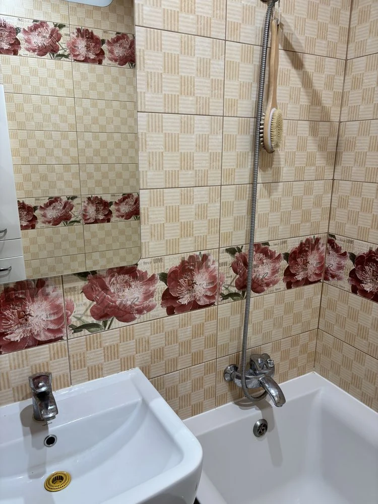 3-bedroom apartment on 1st Eastern Street