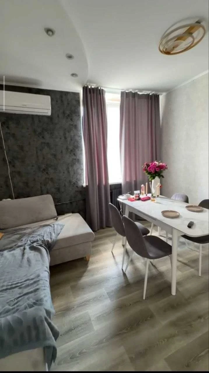 Sale of a 3-room apartment on Pioneer