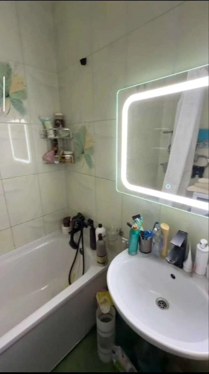 Sale of a 3-room apartment on Pioneer