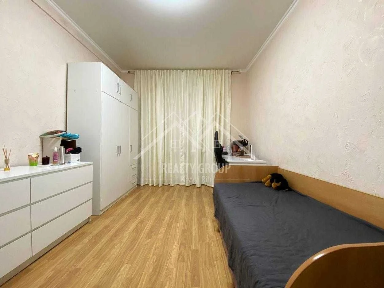 Sale of a 4-room apartment + garage with autonomous heating