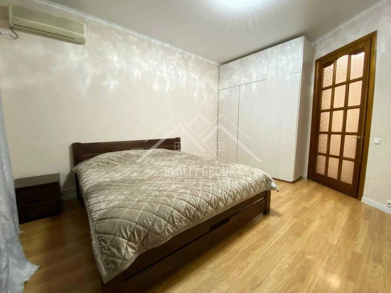 Sale of a 4-room apartment + garage with autonomous heating