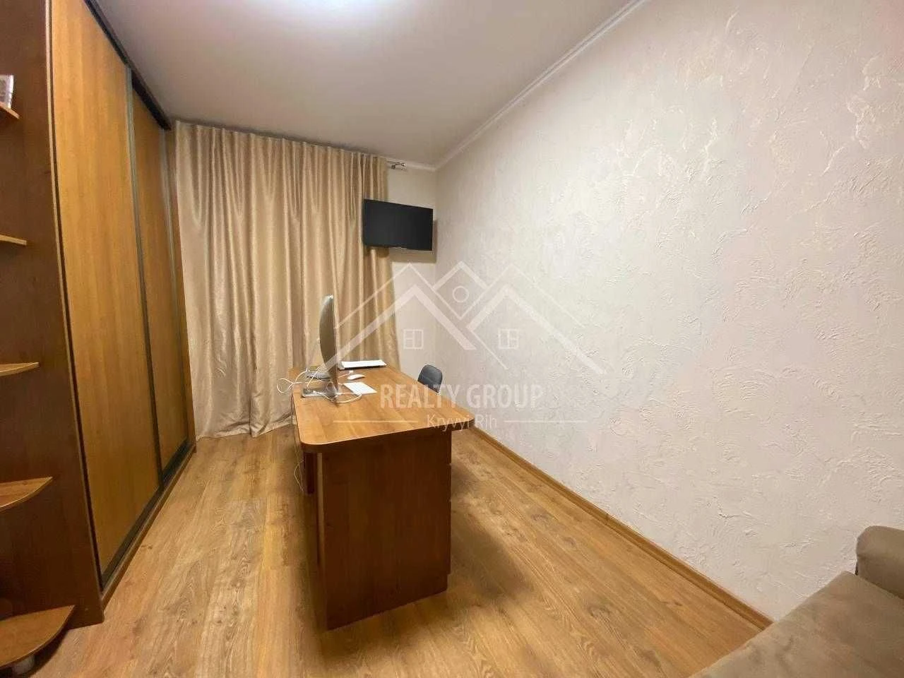 Sale of a 4-room apartment + garage with autonomous heating