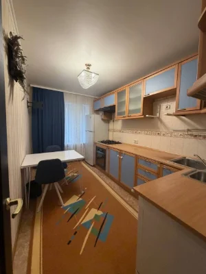 Продам 3-кімнатну квартиру, Інгулець, вул. Коткова, 55.