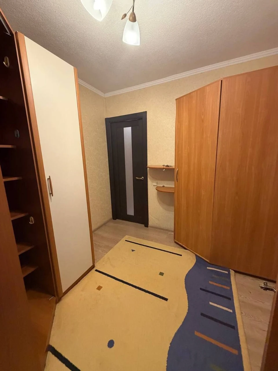 Продам 3-кімнатну квартиру, Інгулець, вул. Коткова, 55.