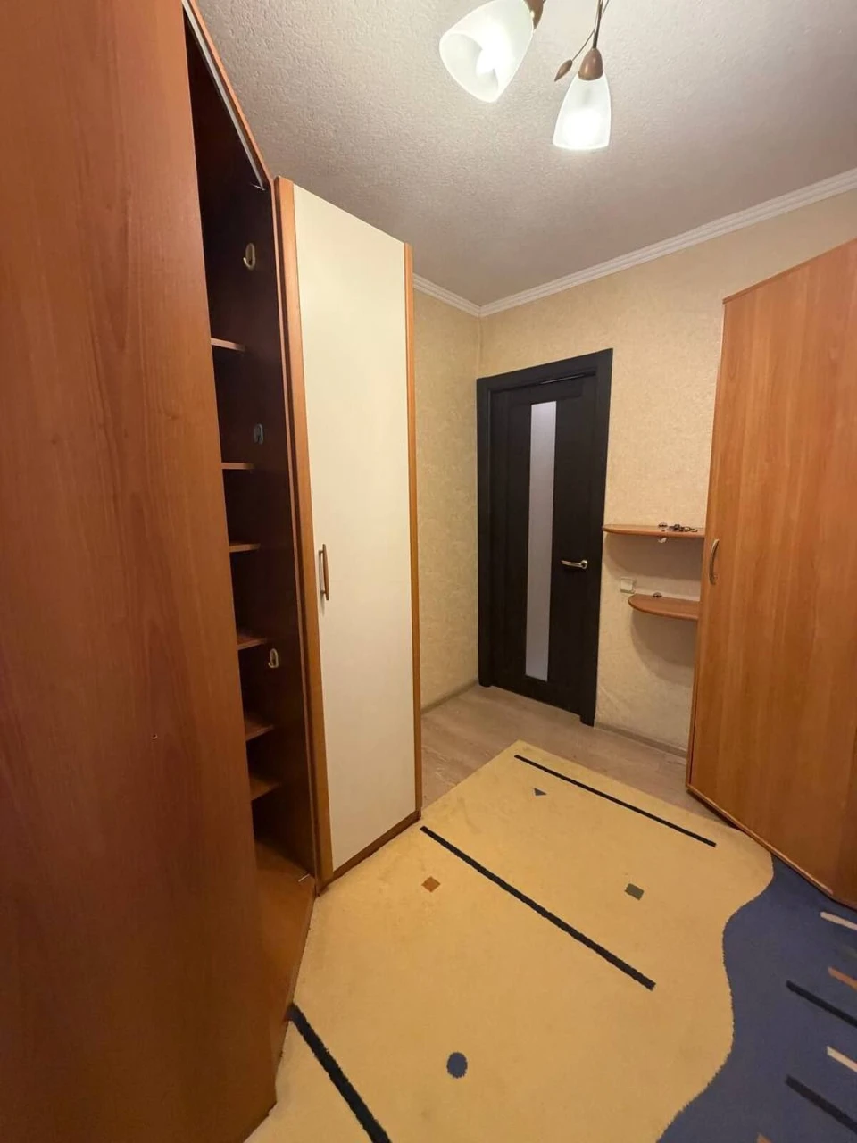 Продам 3-кімнатну квартиру, Інгулець, вул. Коткова, 55.
