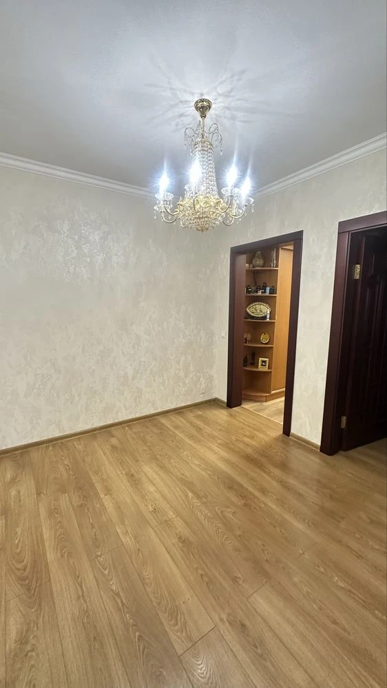 Продається 3-кімнатна квартира з автономним опаленням на 2-му Східному.