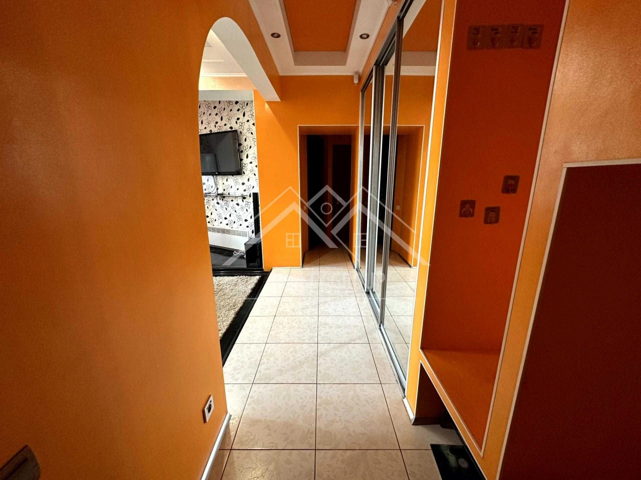 Sale of a 2-room apartment renovated, Borodina 2