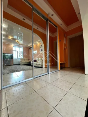Sale of a 2-room apartment renovated, Borodina 2