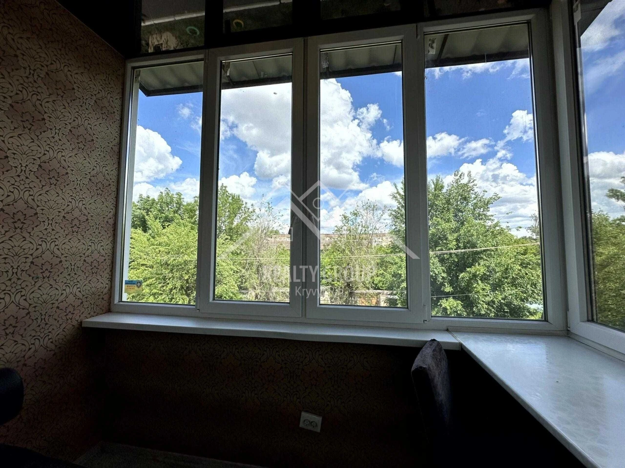 Sale of a 2-room apartment renovated, Borodina 2