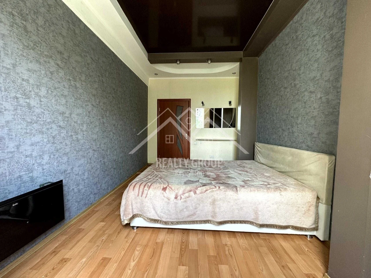 Sale of a 2-room apartment renovated, Borodina 2