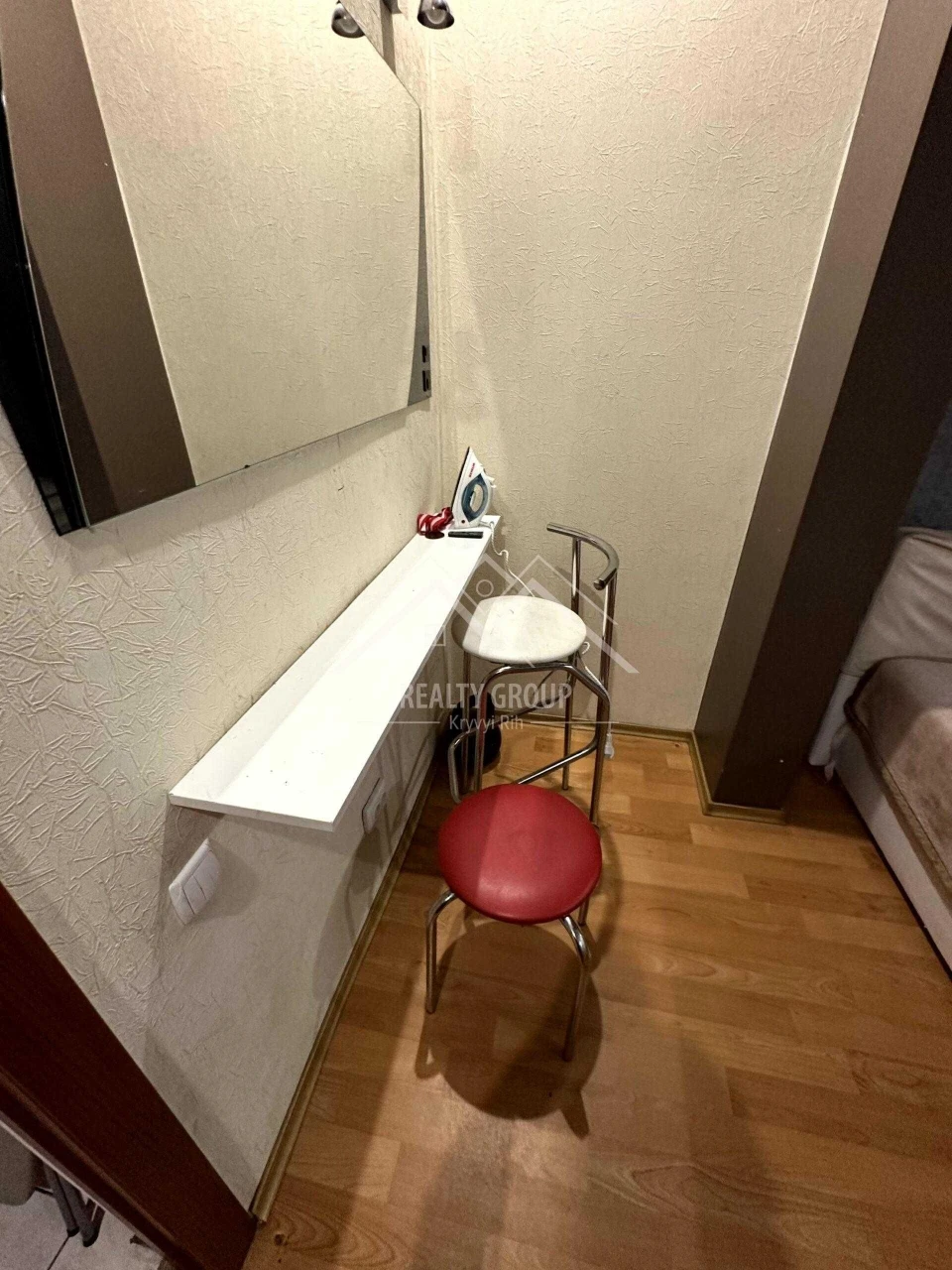 Sale of a 2-room apartment renovated, Borodina 2