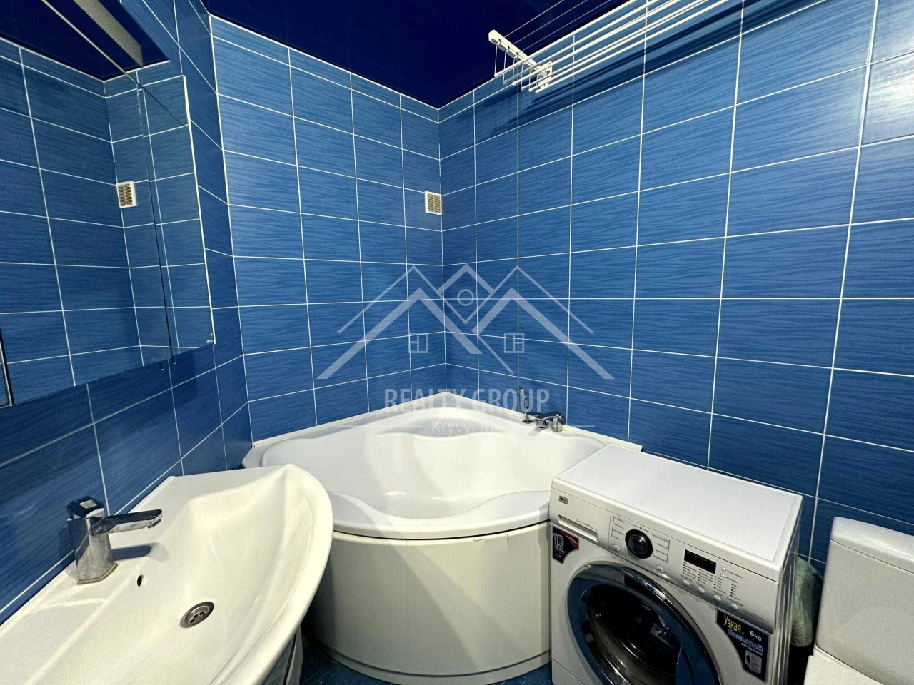 Sale of a 2-room apartment renovated, Borodina 2