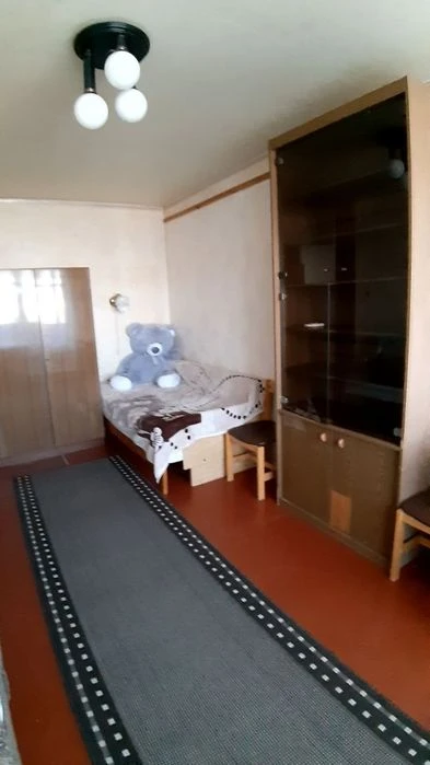 Selling my 1-room apartment in Saltovka microdistrict, 522. Near Studenchesk metro station.