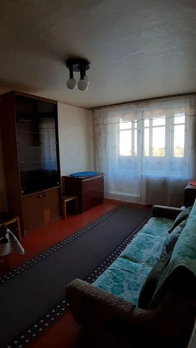 Selling my 1-room apartment in Saltovka microdistrict, 522. Near Studenchesk metro station.