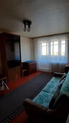 Selling my 1-room apartment in Saltovka microdistrict, 522. Near Studenchesk metro station.