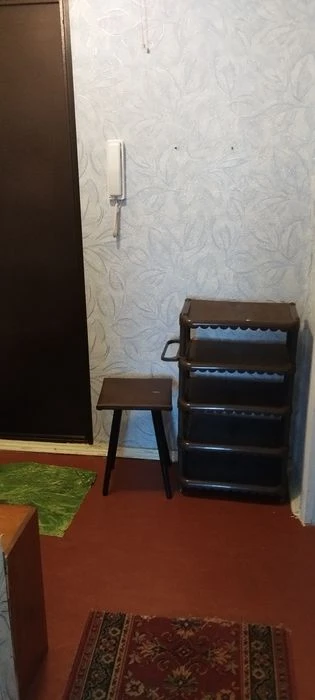 Selling my 1-room apartment in Saltovka microdistrict, 522. Near Studenchesk metro station.