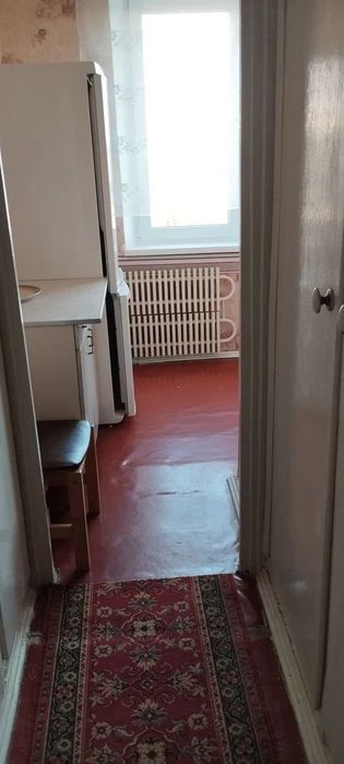 Selling my 1-room apartment in Saltovka microdistrict, 522. Near Studenchesk metro station.