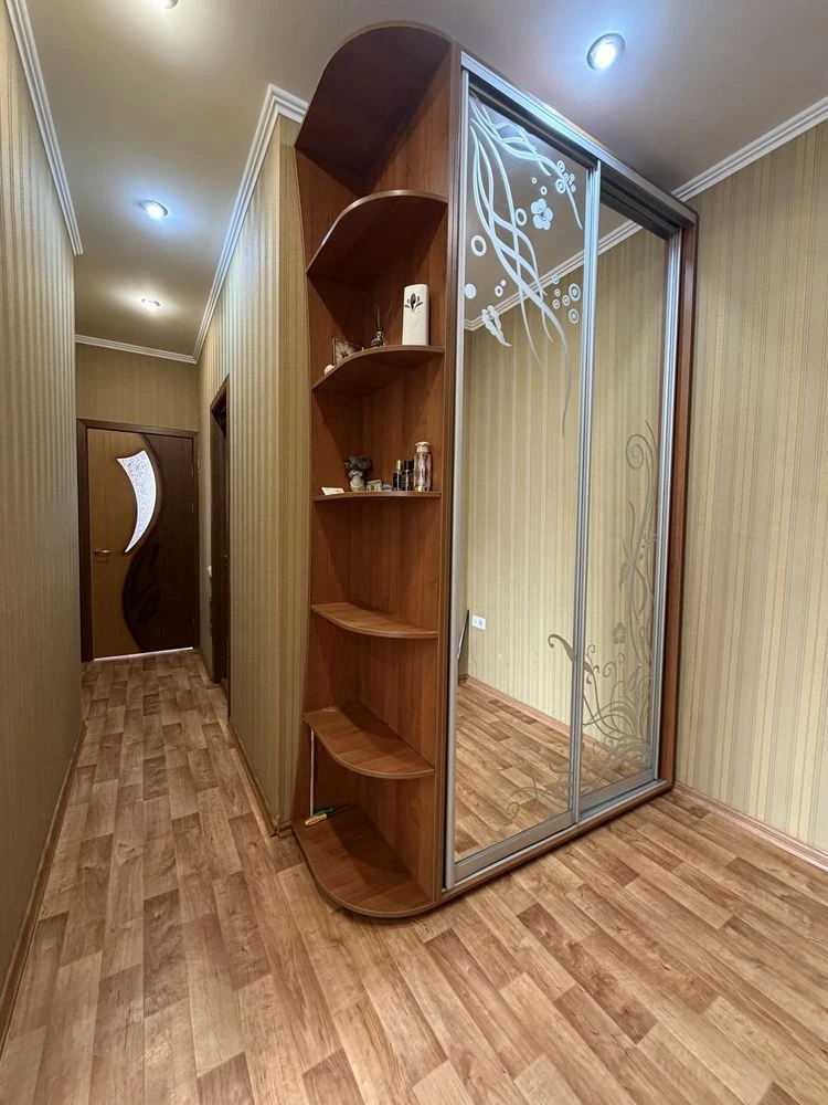 For Sale: Three-Room Apartment on South Prospect, Southern Avenue.
